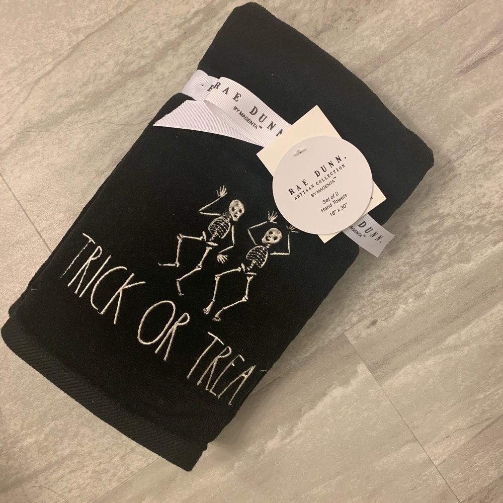 Rae Dunn “Trick or Treat” Halloween Hand Towels